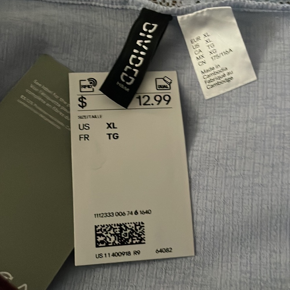 Tank. H & M Divided periwinkle blue cropped ribbed camisole. XL. NWT. Lace trim - Picture 3 of 6